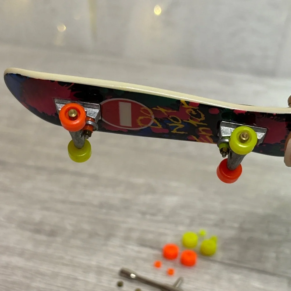 Mini Finger Skateboard Toy Set